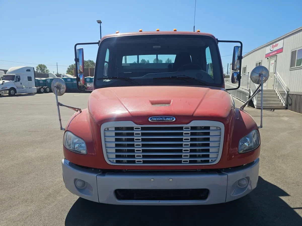 2018 Freightliner M2 106 in Tacoma, WA — photo 2