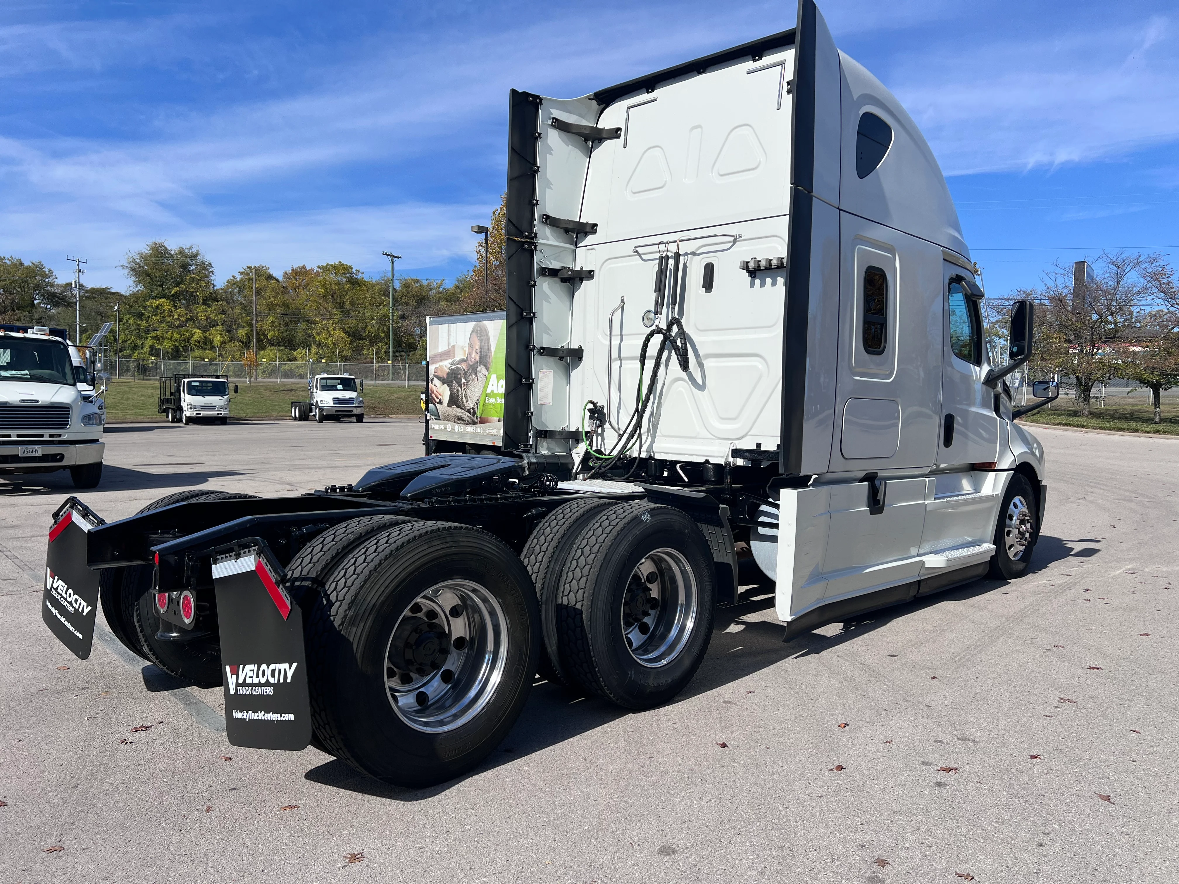 2021 Freightliner Cascadia in Nashville Isuzu, TN — photo 6
