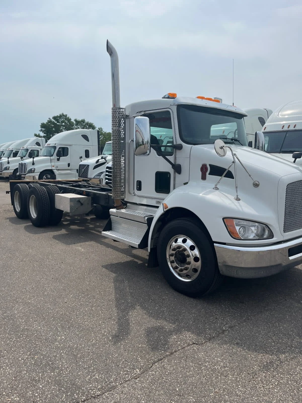 2021 Kenworth T370 in Minneapolis, MN — photo 3