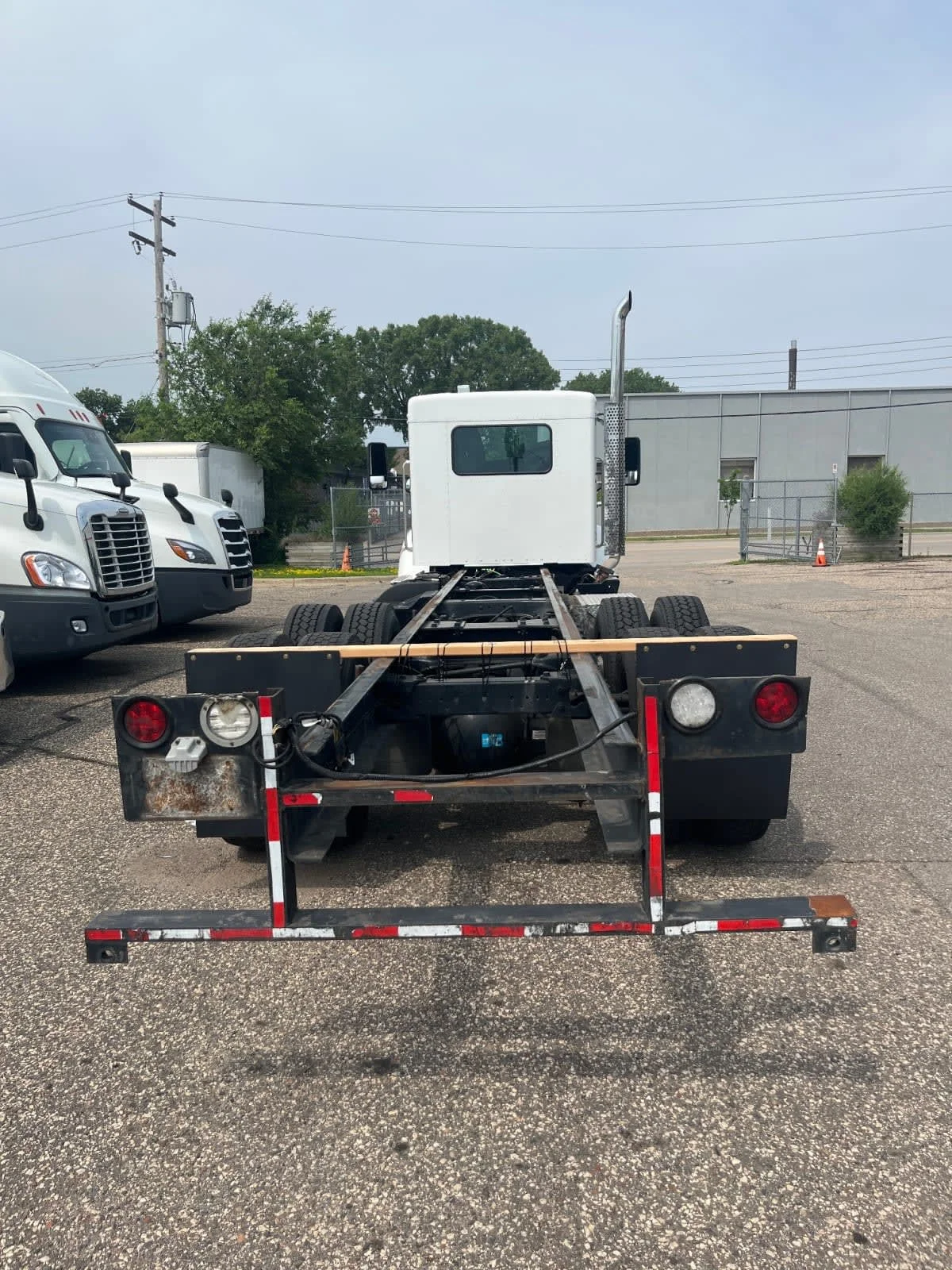 2021 Kenworth T370 in Minneapolis, MN — photo 5