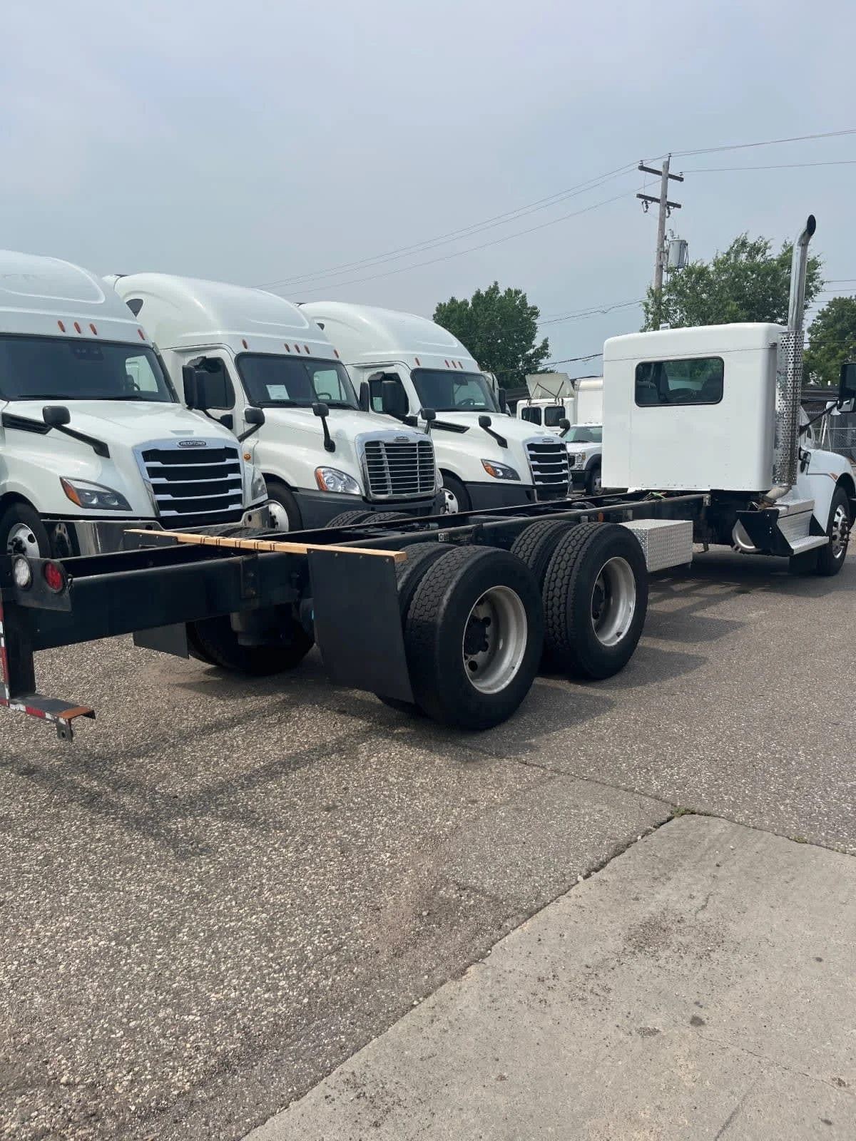 2021 Kenworth T370 in Minneapolis, MN — photo 4