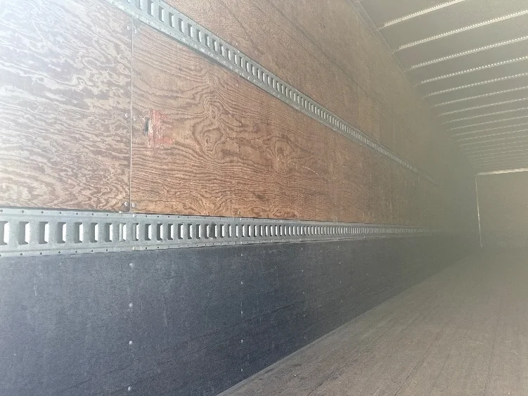 2014 Hyundai Translead - image 9