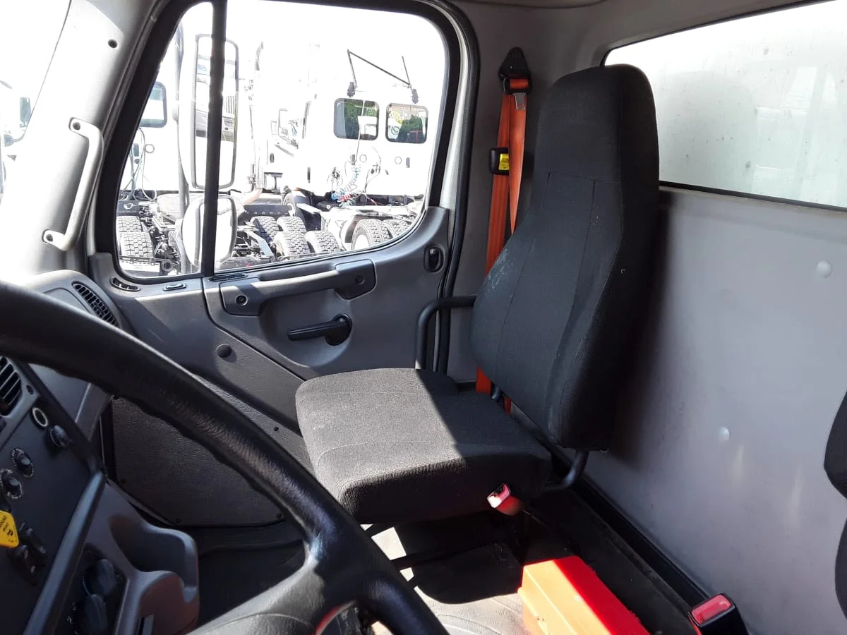 2019 Freightliner M2 106 in La Vergne, TN — photo 7