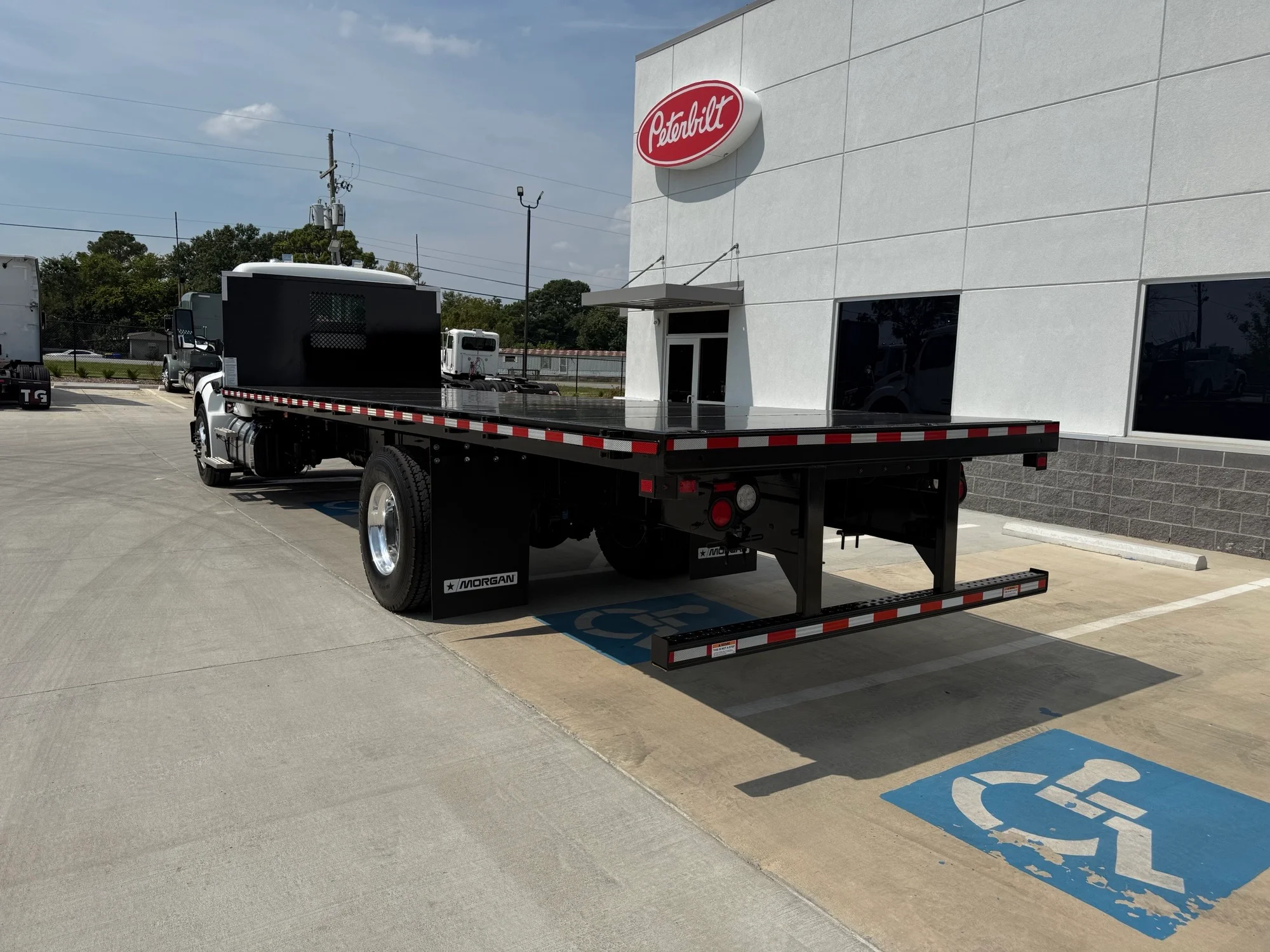 2026 Peterbilt 537 in Lowell, AR — photo 3