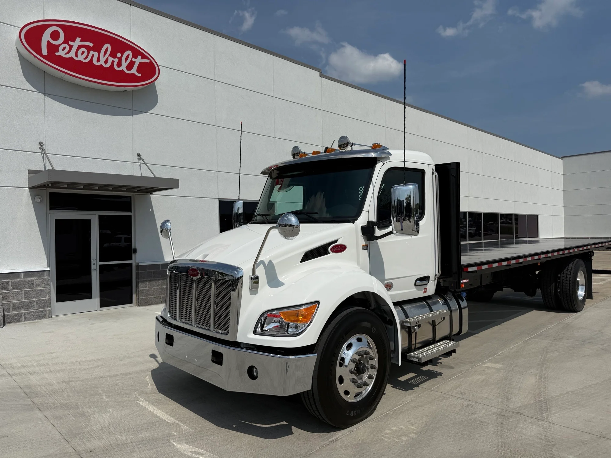2026 Peterbilt 537