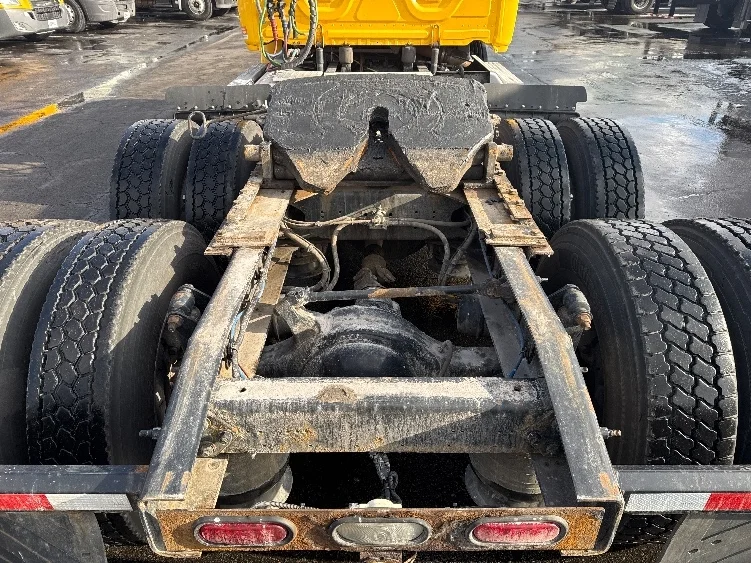 2019 Freightliner Cascadia - image 6