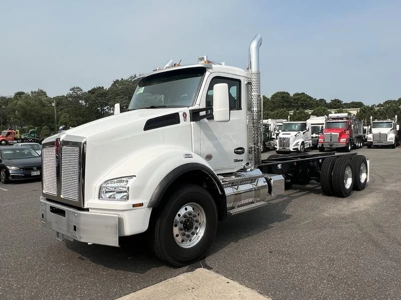 2027 Kenworth T880 in Eastern Road, NY
