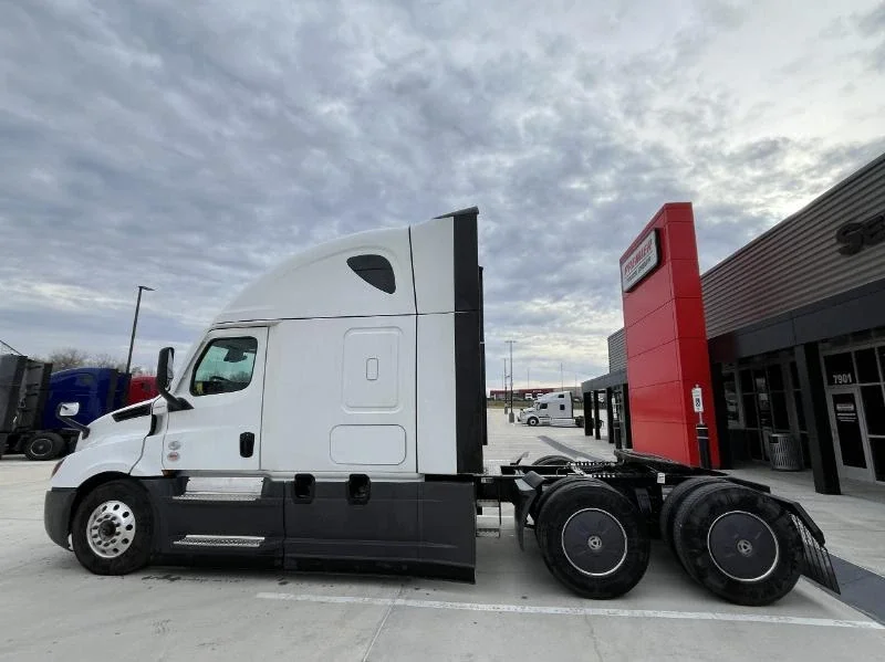 2026 Freightliner Cascadia - image 2