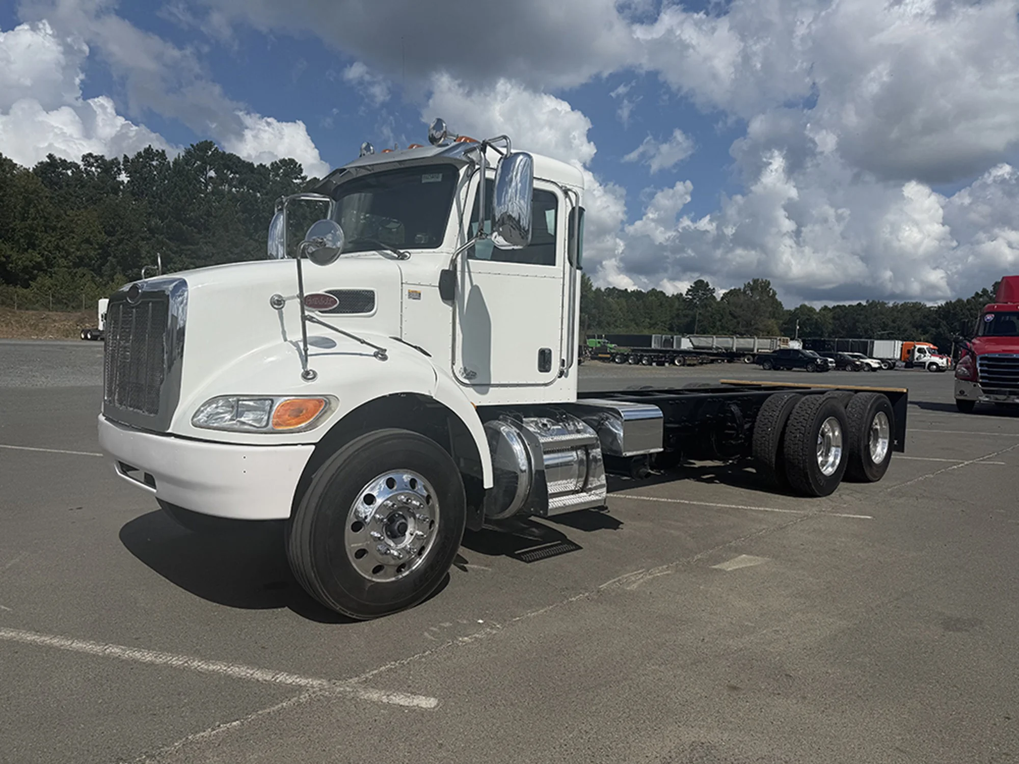 2016 Peterbilt 348 in Roanoke, VA