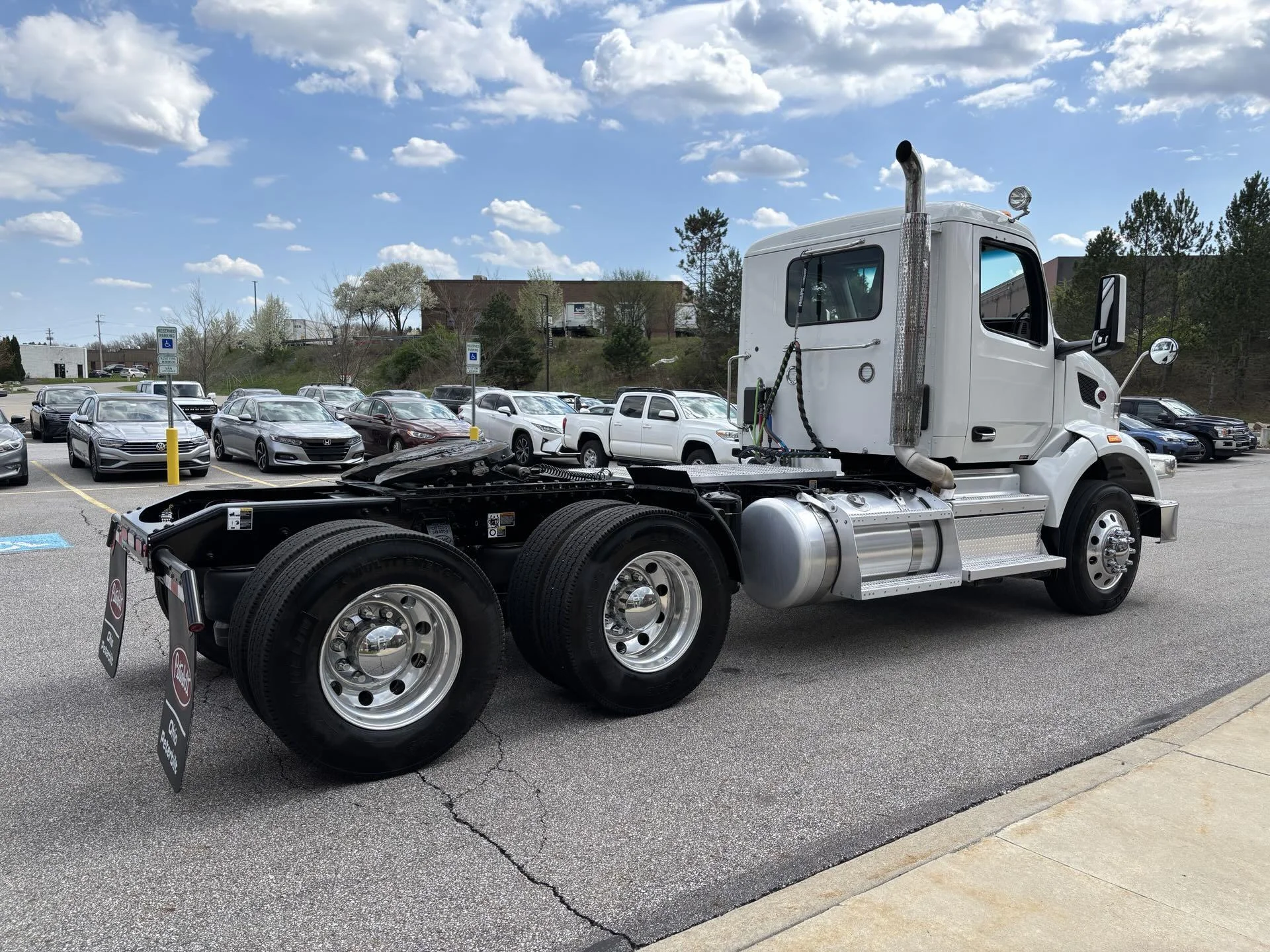 2025 Peterbilt 567 in Youngstown, OH — photo 4