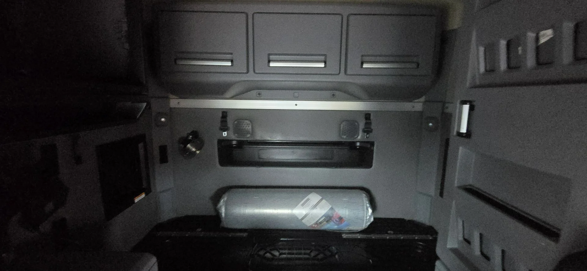 2023 Mack Anthem - image 26