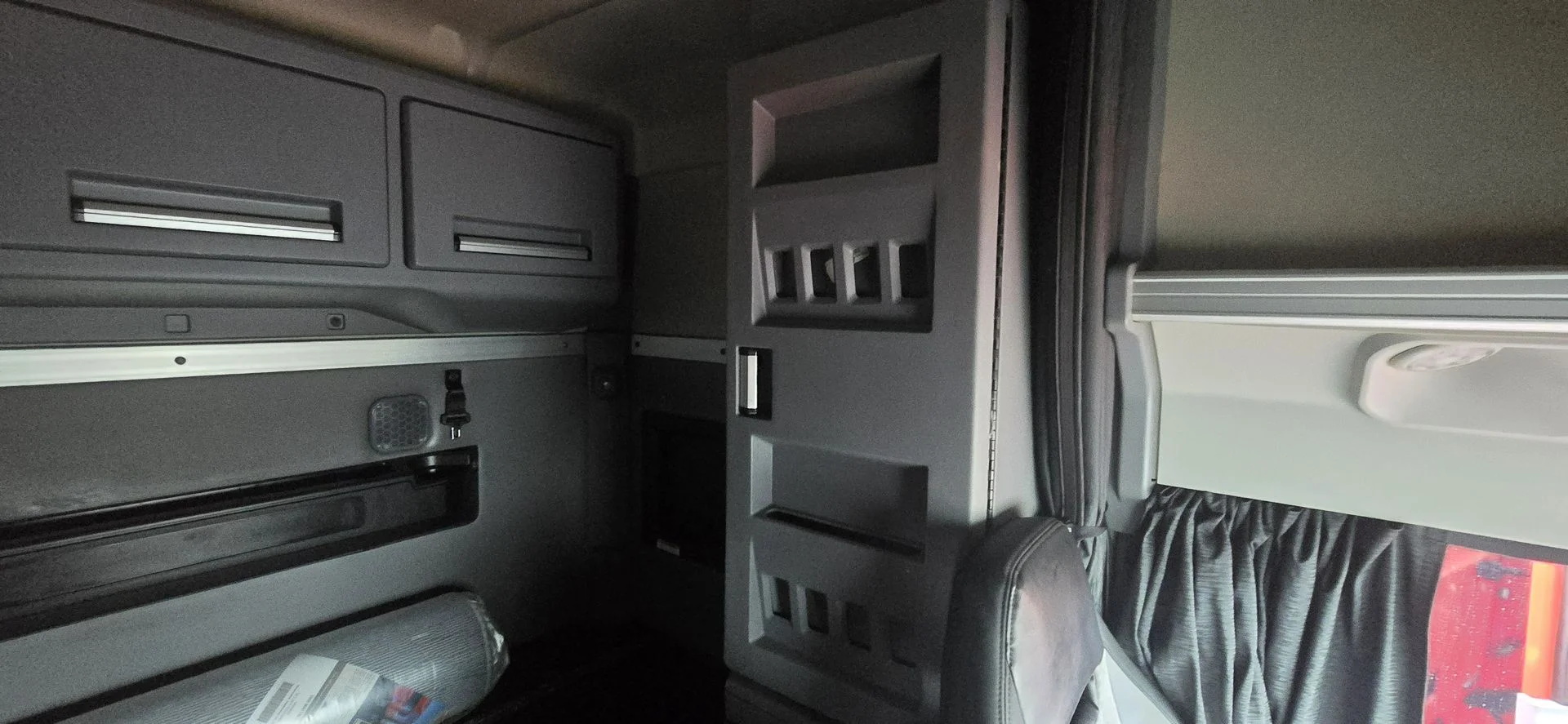 2023 Mack Anthem - image 29