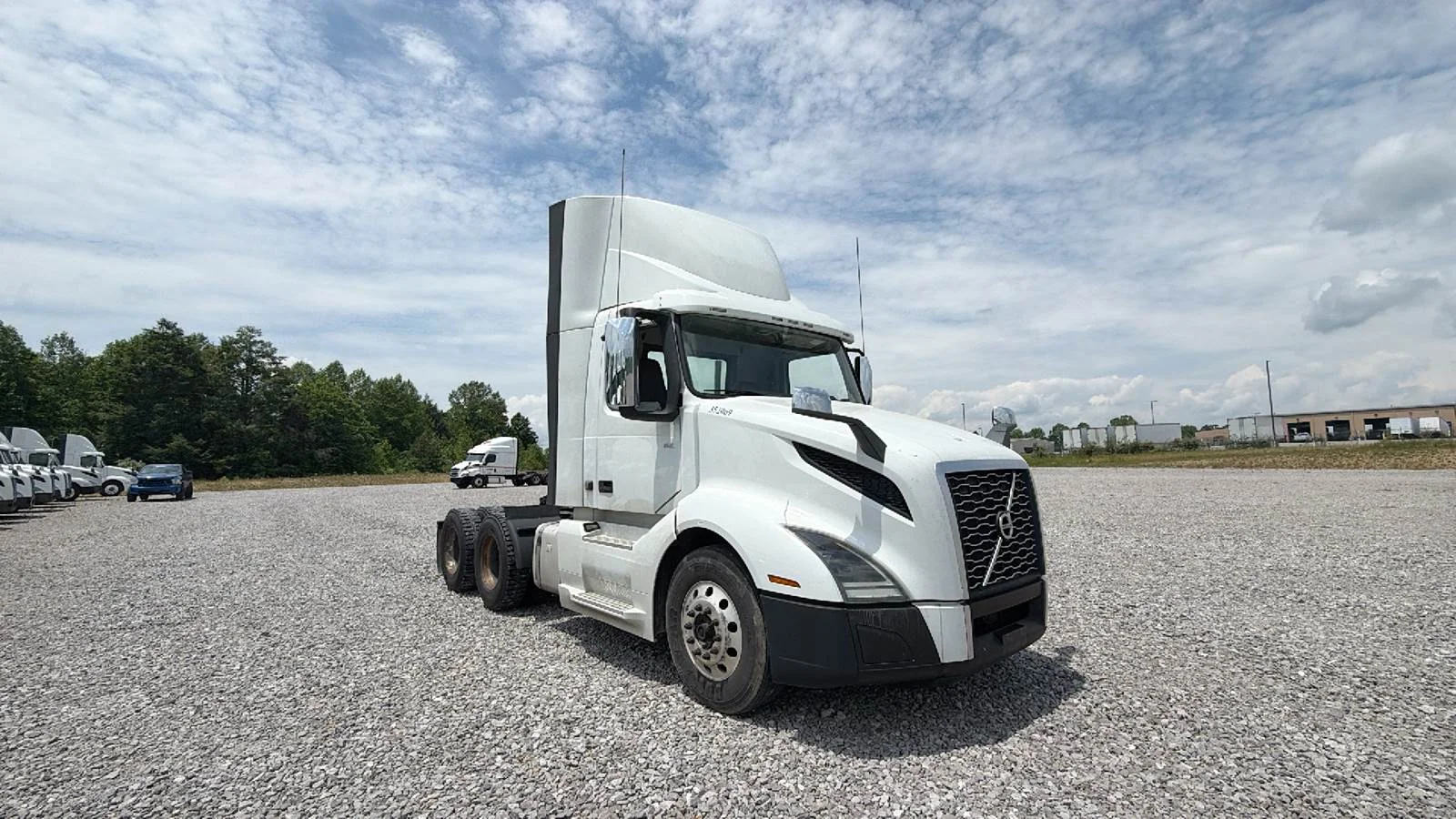 2020 Volvo VNL 300 in London, KY