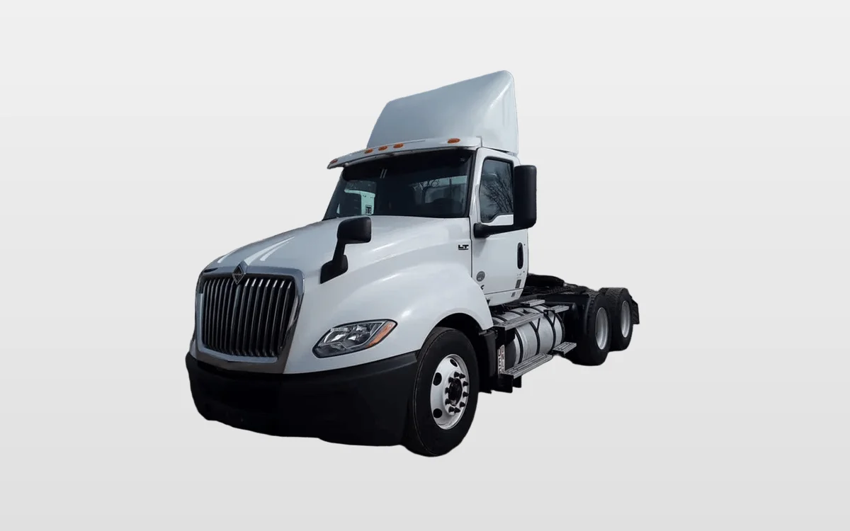 2019 International LT - image 1