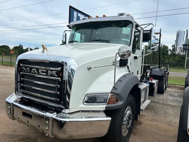 2026 Mack — photo 3