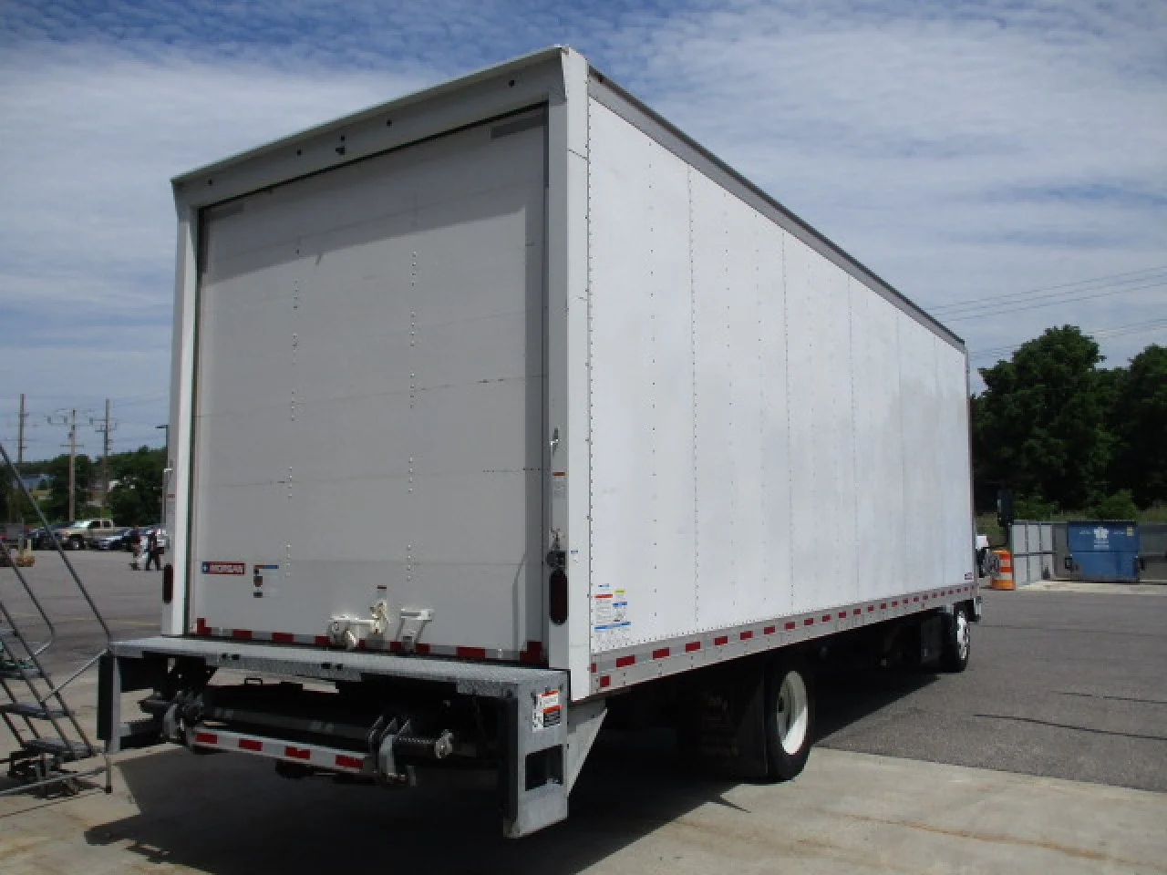 2020 Isuzu NRR in Linthicum Heights, MD — photo 5