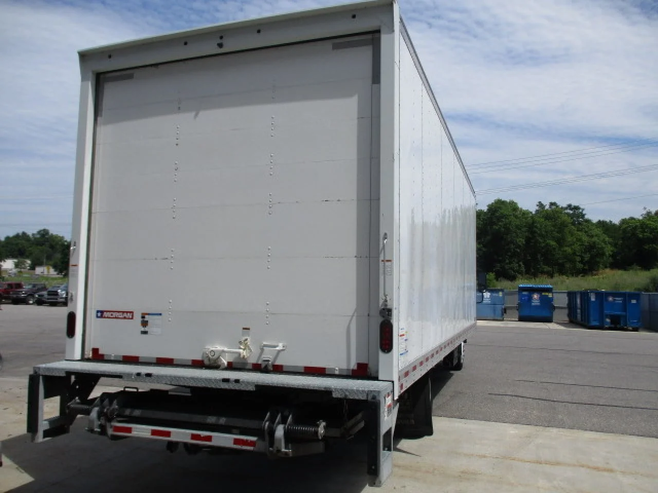 2020 Isuzu NRR in Linthicum Heights, MD — photo 6