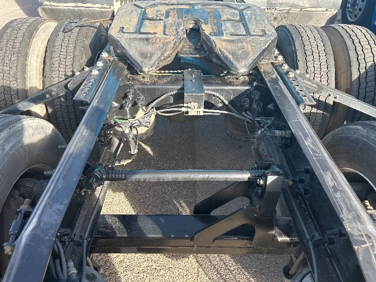 2021 International LT in El Paso, TX — photo 6