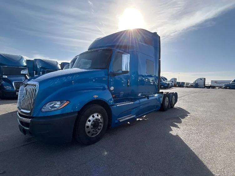 2021 International LT in El Paso, TX — photo 3