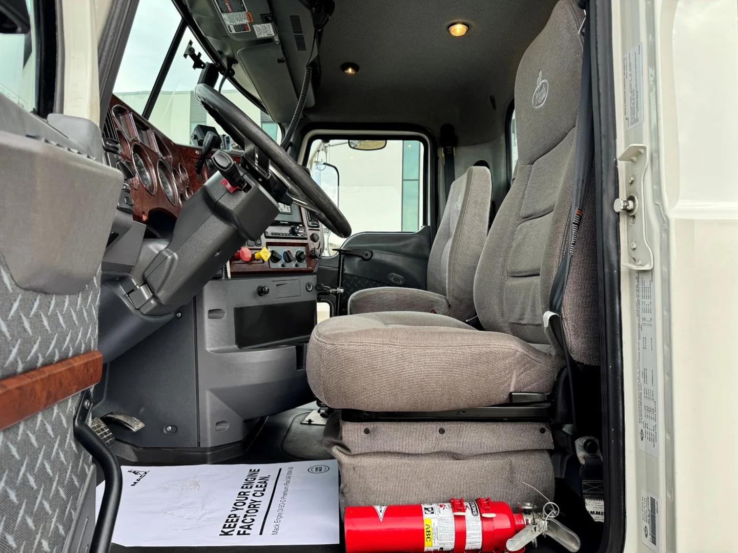 2018 Mack CXU613 - image 12