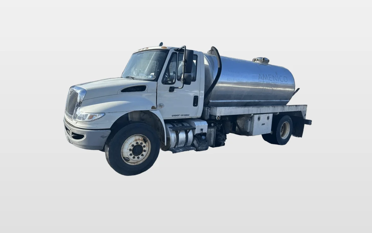 2016 INTERNATIONAL TRANSTAR 4300 Septic Tank Truck - image 1