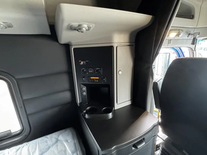 2026 Peterbilt 589 — photo 18