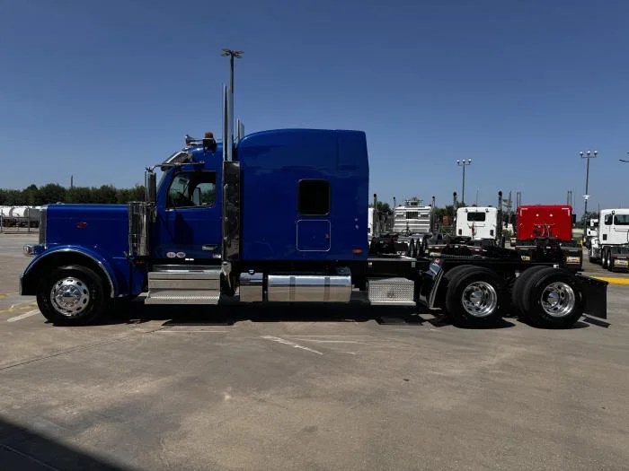 2026 Peterbilt 589 — photo 4