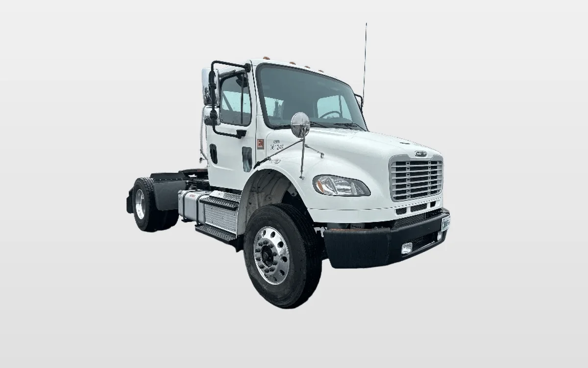 2020 Freightliner M2 106 - image 1