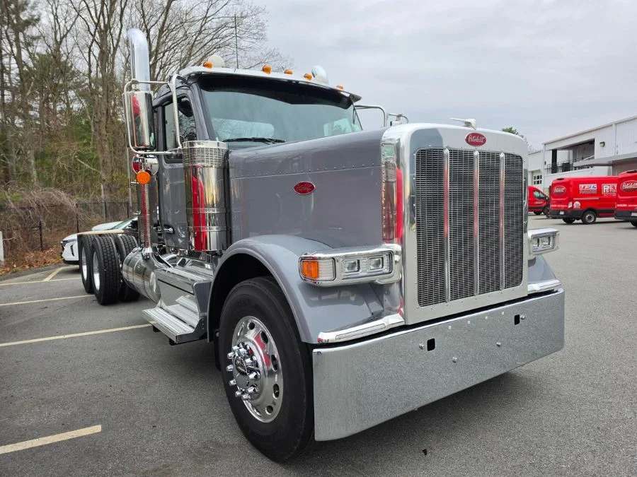 2027 Peterbilt 589 in Johnston, RI — photo 8