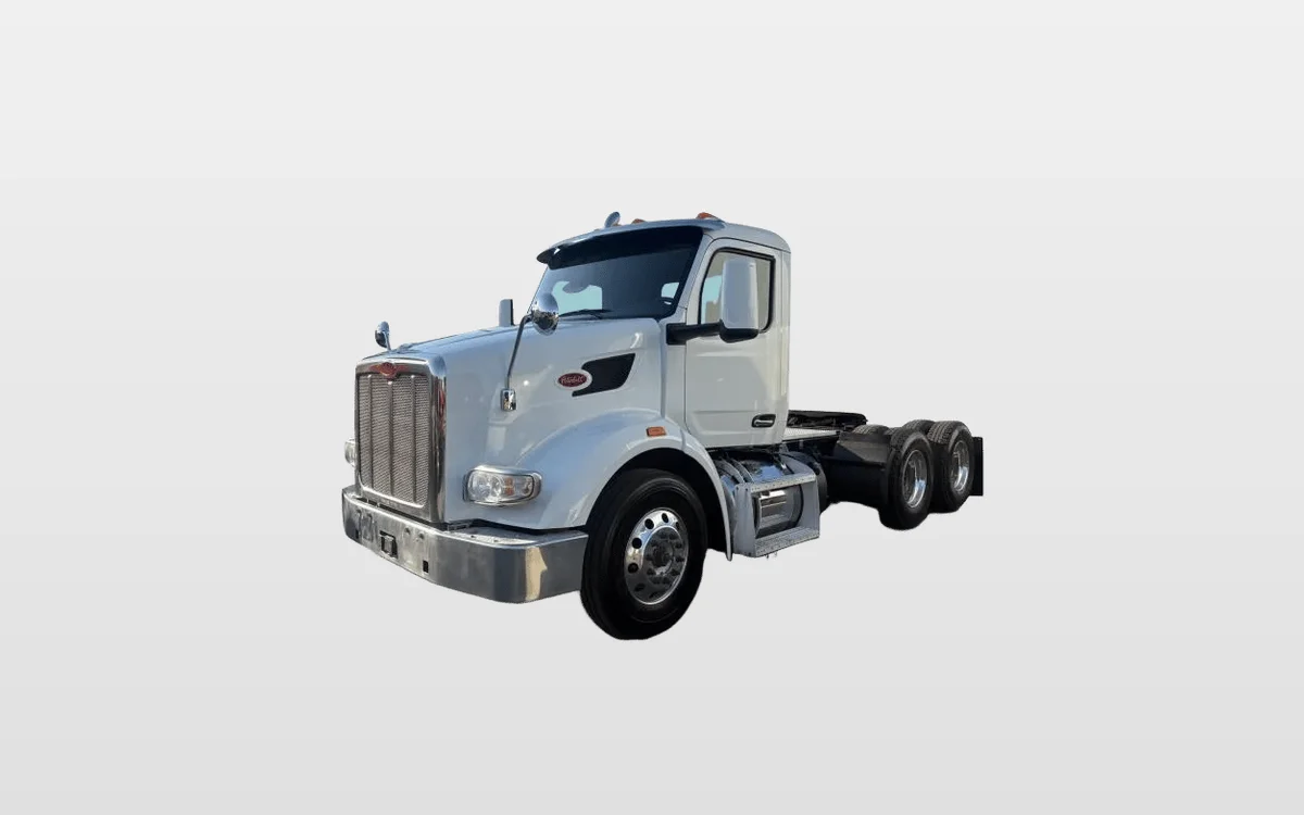 2023 Peterbilt 567 - image 1