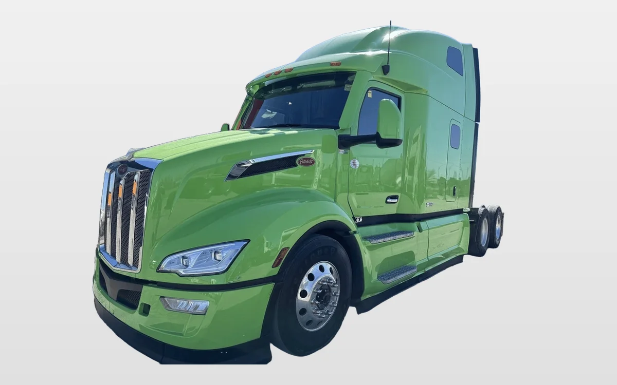 2023 Peterbilt 579 - image 1
