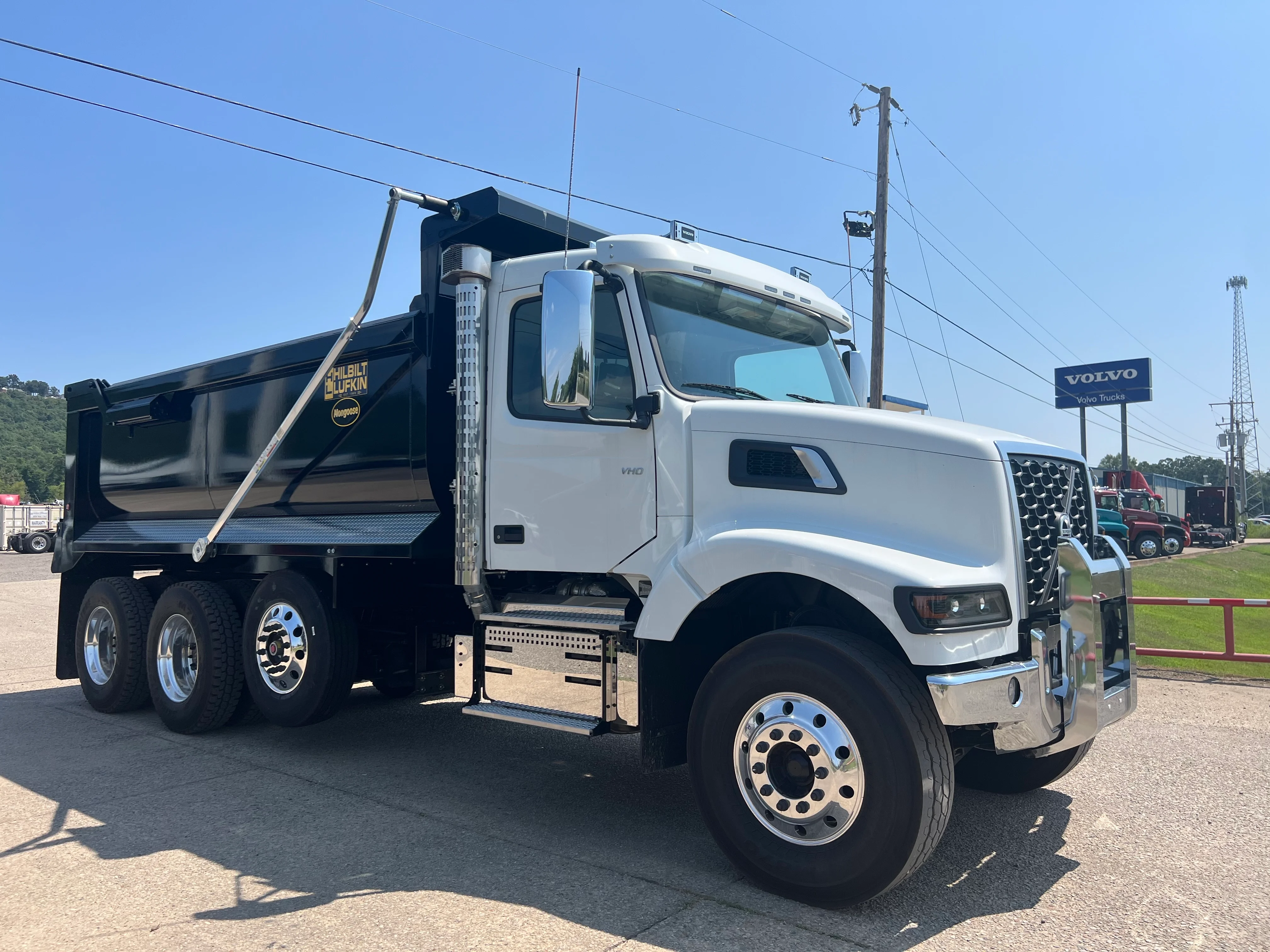 2026 Volvo VHD 300 in Hobbs, NM — photo 7