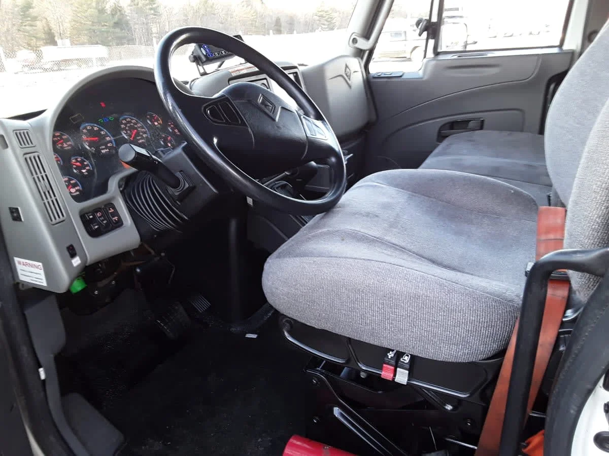 2019 International 4300 in Salisbury, MA — photo 8