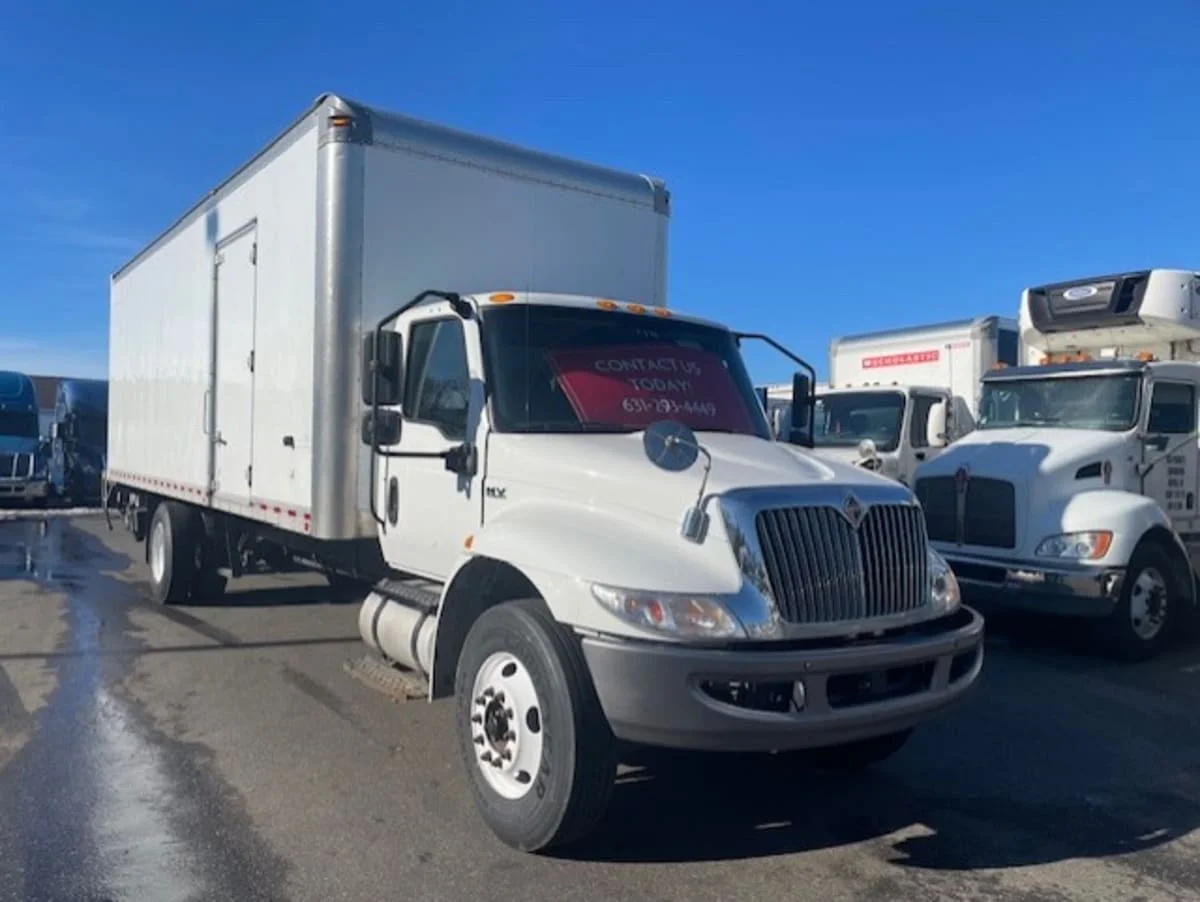 2020 International MV - image 3