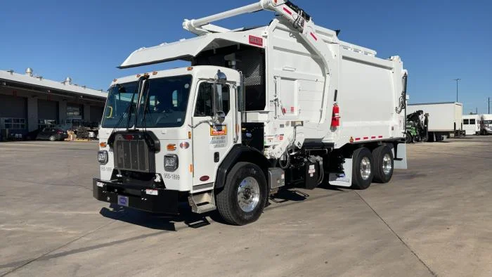 2025 Peterbilt 520 in Houston, TX — photo 2
