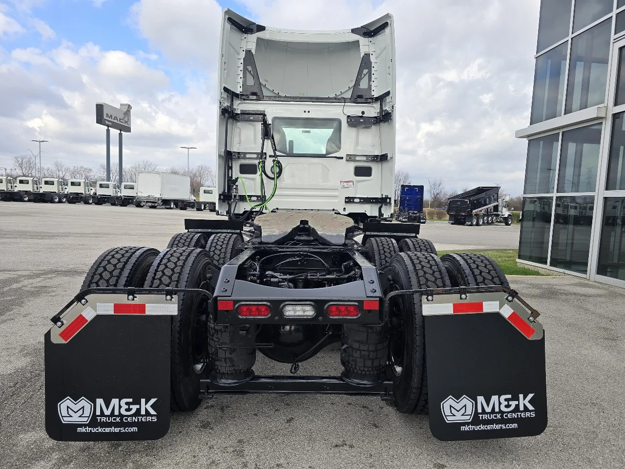 2027 Mack Anthem in Toledo, OH — photo 4