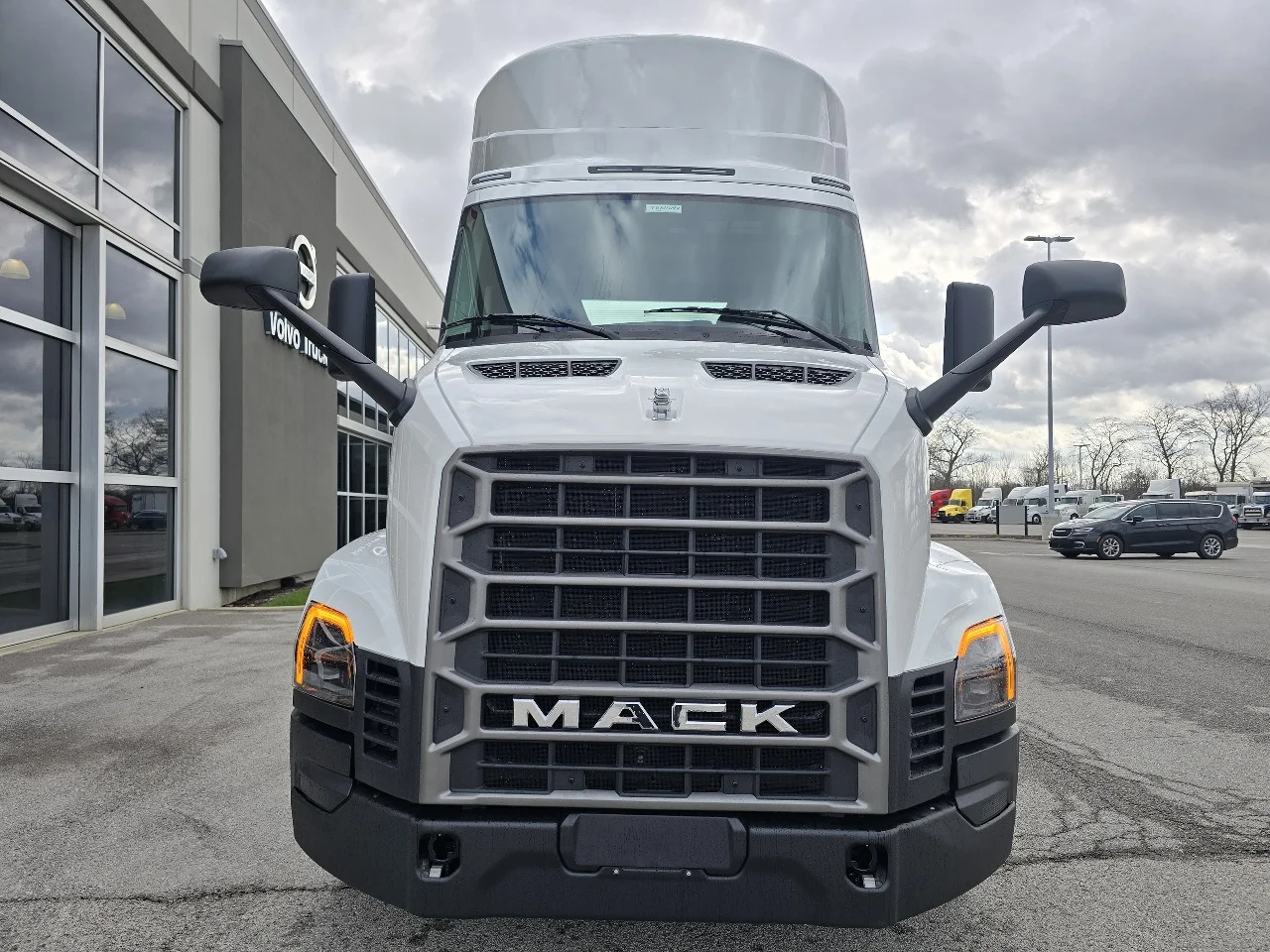 2027 Mack Anthem in Toledo, OH — photo 2