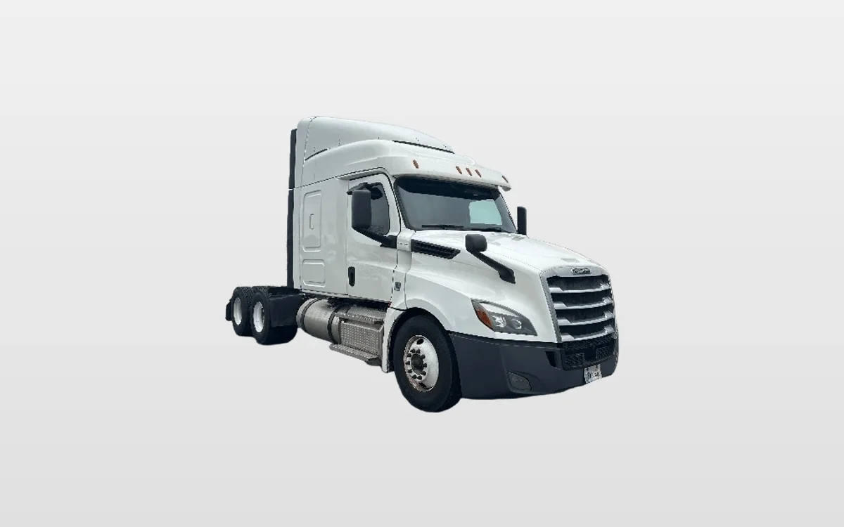 2020 Freightliner Cascadia - image 1