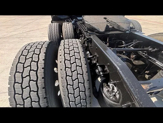 2022 International LT in El Paso, TX — photo 13