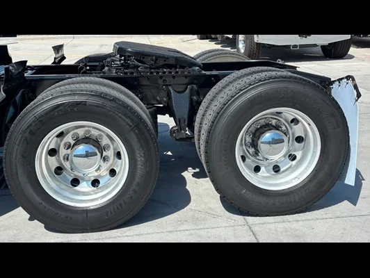 2022 International LT in El Paso, TX — photo 14