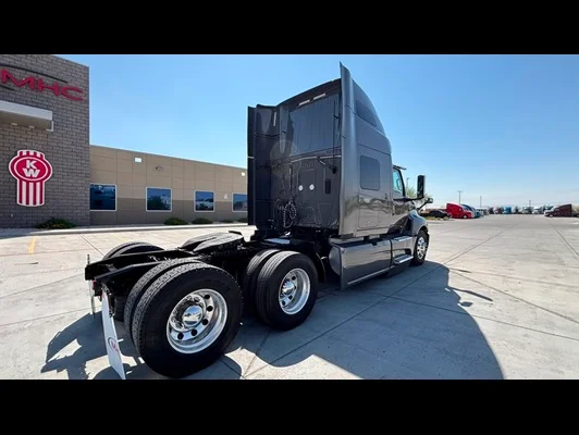 2022 International LT in El Paso, TX — photo 11