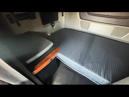 2022 International LT in El Paso, TX — photo 26