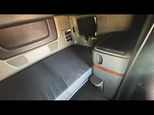 2022 International LT in El Paso, TX — photo 28
