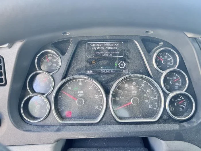 2022 Peterbilt 579 - image 7