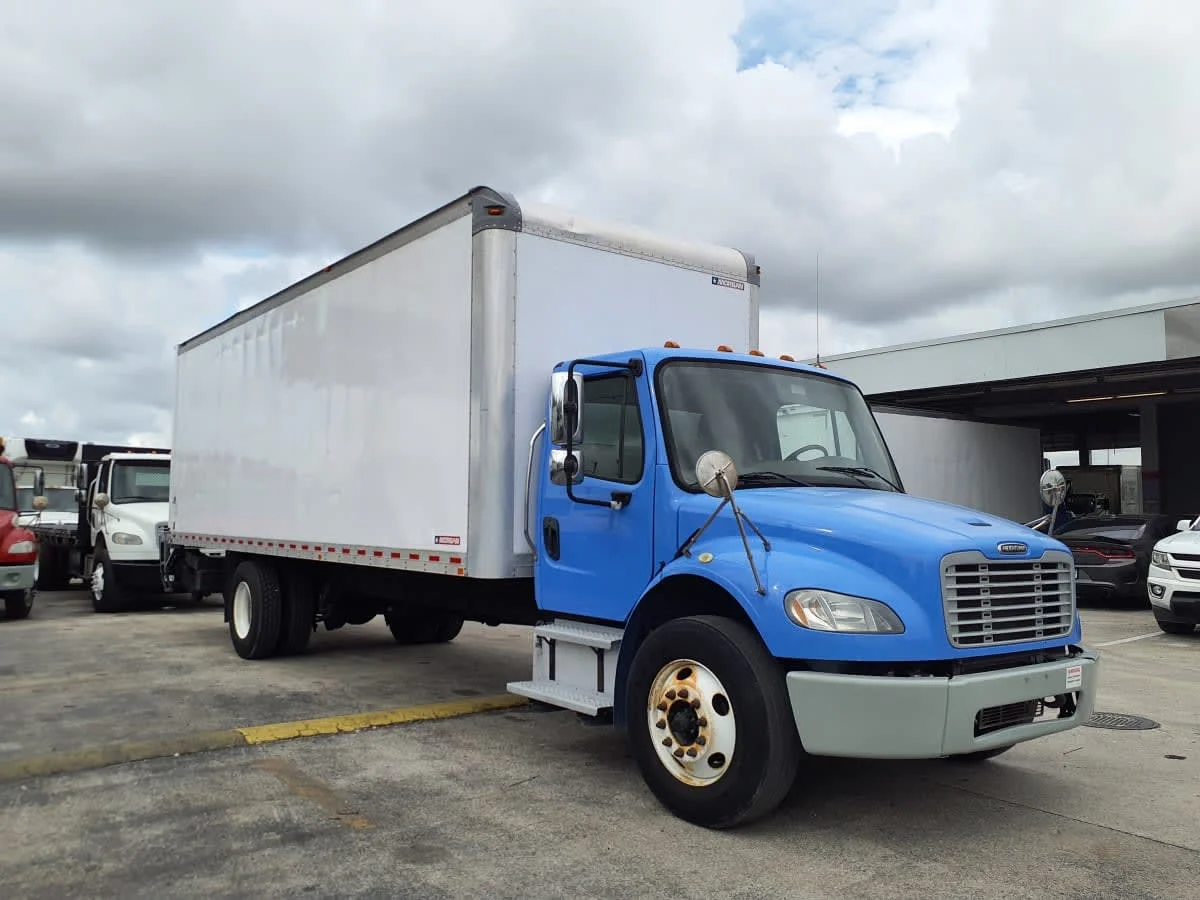 2020 Freightliner M2 106 in Miami, FL — photo 3