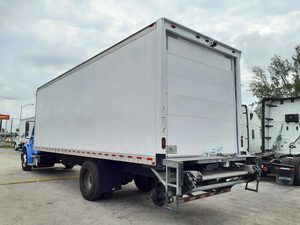 2020 Freightliner M2 106 in Miami, FL — photo 6