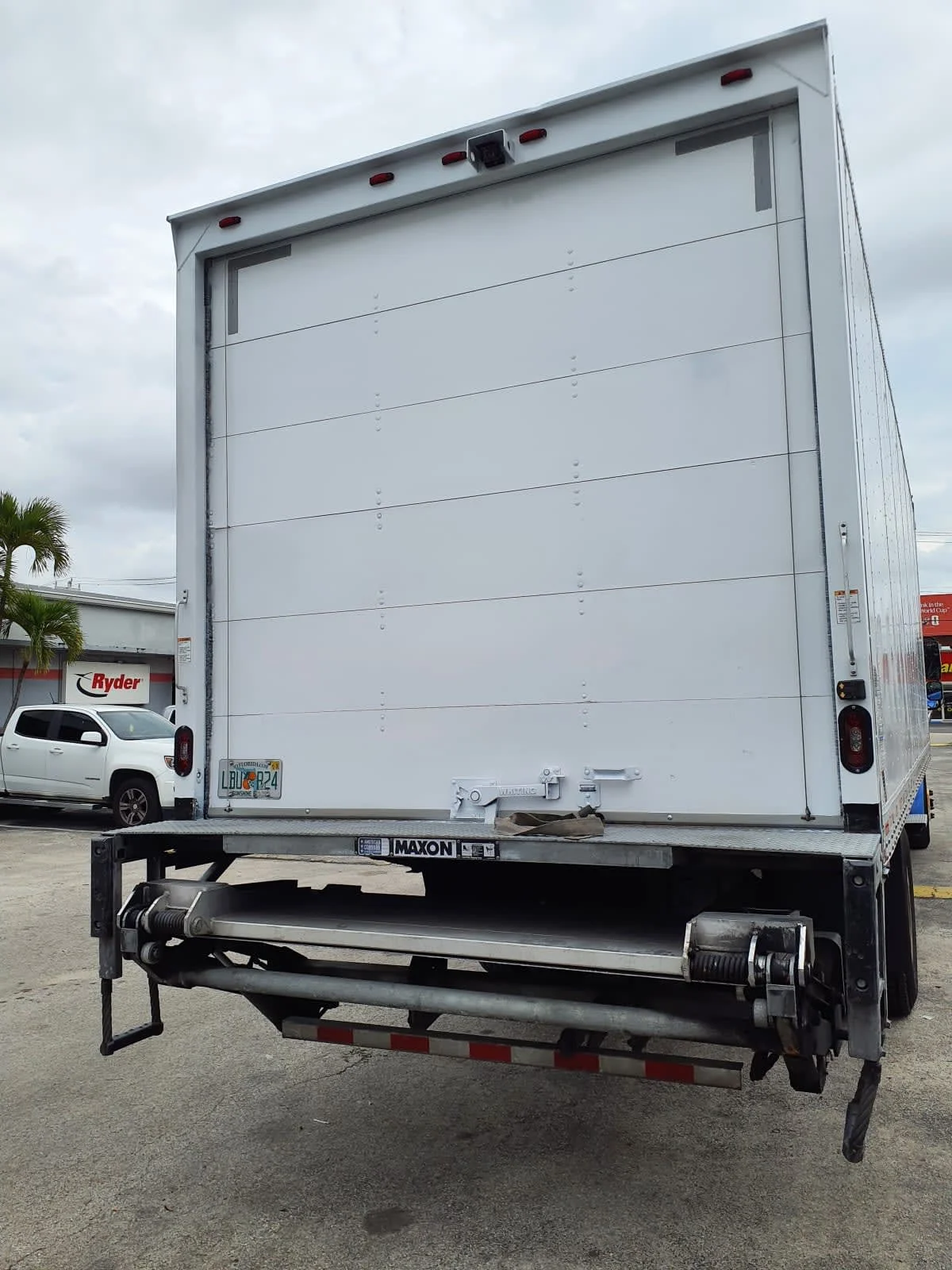 2020 Freightliner M2 106 in Miami, FL — photo 5