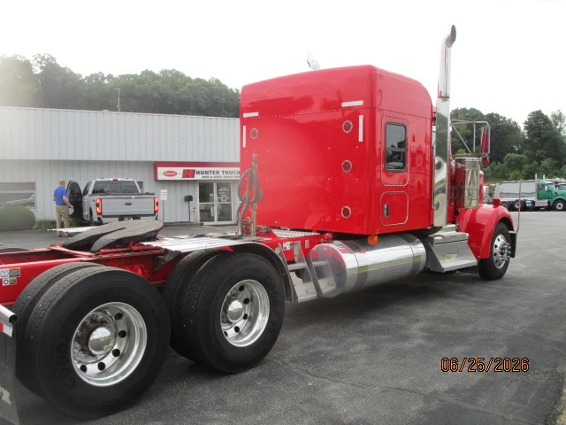 2022 Kenworth W900 in Butler, PA — photo 5