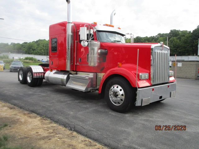 2022 Kenworth W900 in Butler, PA — photo 7