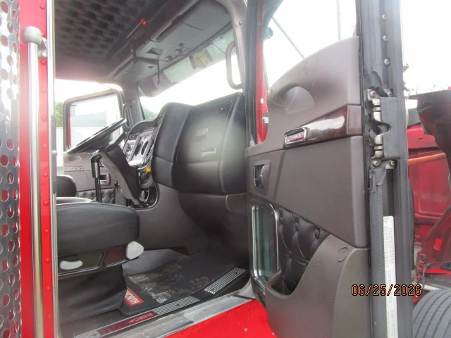 2022 Kenworth W900 in Butler, PA — photo 11